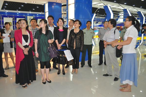 全心打造持久有效的食品安全体系——青岛市政协委员在yl7703永利集团药业集团召开食品安全论坛