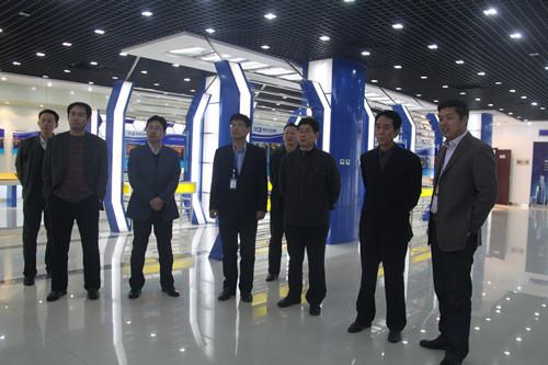 青岛市安监局领导来yl7703永利集团指导工作