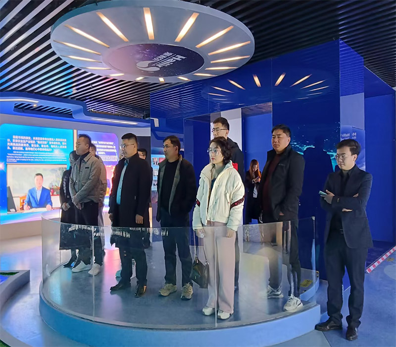 城阳街道商会企业家来yl7703永利集团参观交流学习