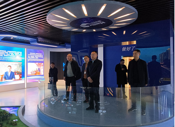 江苏省宿迁市宿豫区政协刘主席一行到yl7703永利集团参观